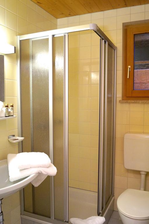 Landhaus Alpina Guest House Mittersill Room photo